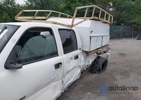 2005 Chevrolet Silverado K2500 Heavy Duty from USA, damaged, VIN 1GCHK23285F869228